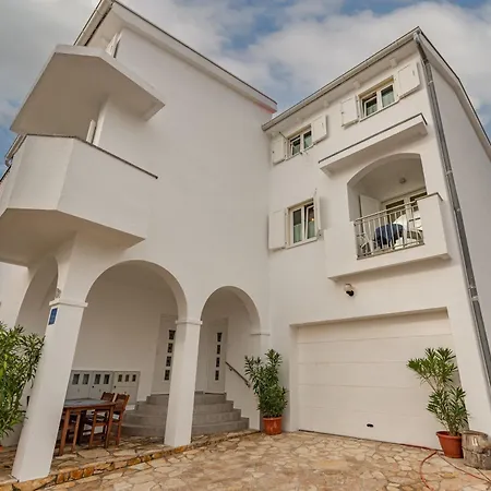 Haus Toni Apartment Razanac Exterior photo